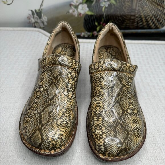 B.O.C Womens Snake Print Leather Slip-On Clogs Size 9 nursing clogs - Picture 4 of 9